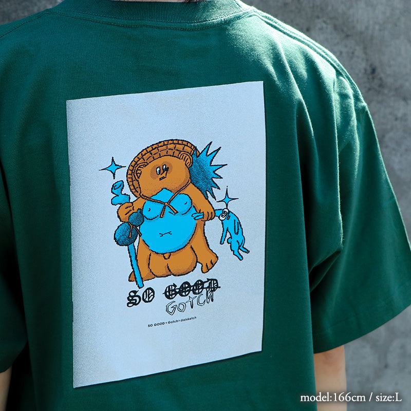Gotch × SO GOOD × daisketch コラボTシャツ（背面イラスト ver）（アイビーグリーン）