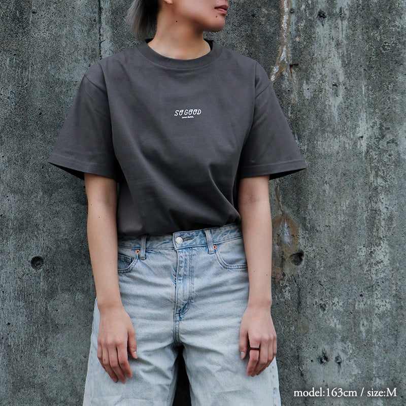 Gotch × SO GOOD × daisketch コラボTシャツ（背面イラスト ver）（ヘイジーブラック）